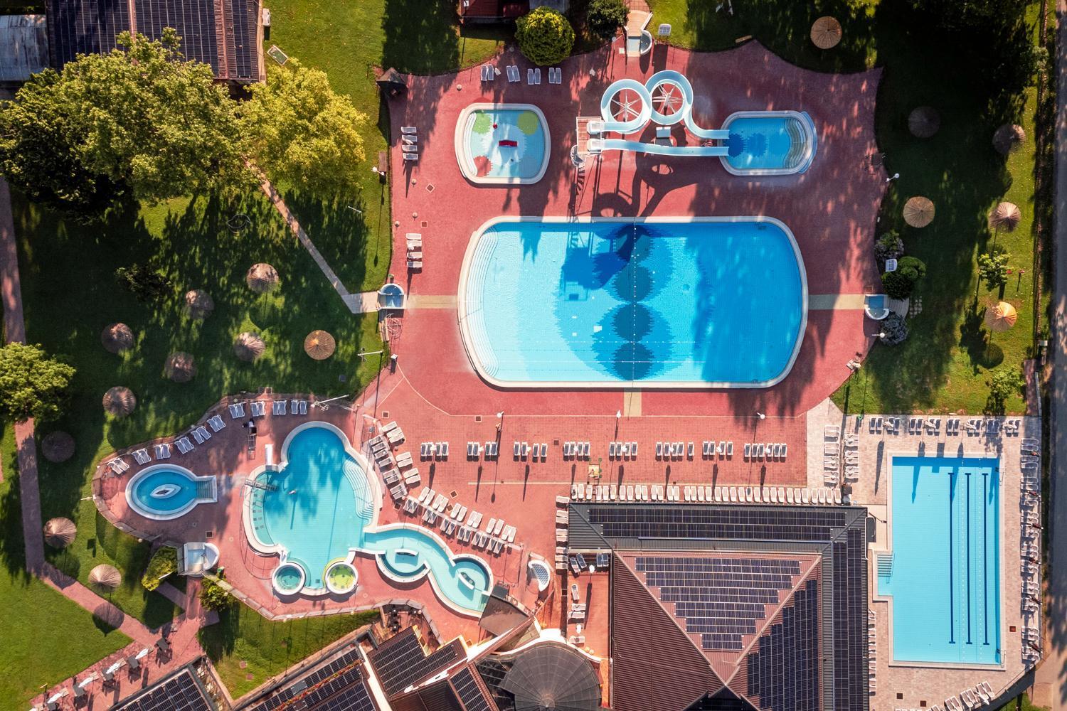 Terme Banovci - Mobilne Hiske Med Brajdami Hotel Exterior photo
